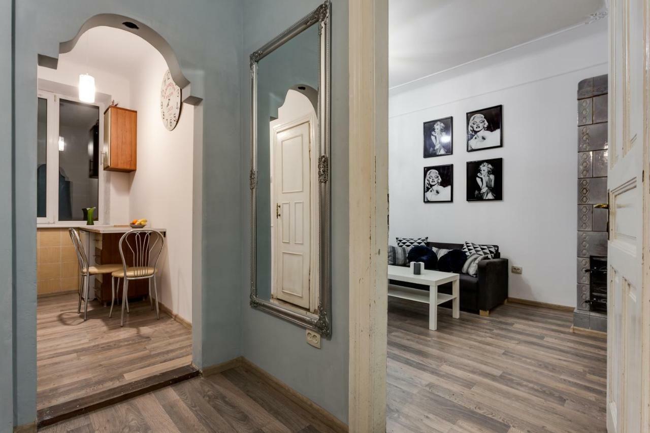 Apartment On Sharanevycha Lviv Exteriör bild